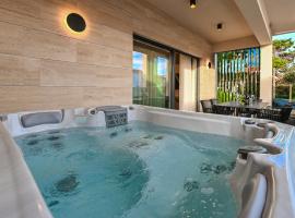 Aparthotel OLIVE with jacuzzi and breakfast，位于诺瓦利娅的酒店