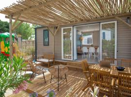 Camping Les Jardins d Agathe，位于勒格劳德阿格德的酒店