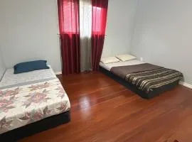 Affordable Stay in Brampton-Plaza, Gym, Bus at walking distance B2!