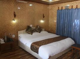 Siachen Hotel，位于卡尔吉尔的酒店