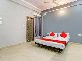 Hotel O Orphic Inn Near Munshi Pulia Metro Station，位于Chinhat的酒店