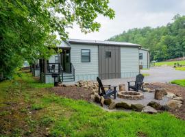 Creekside Modern Tiny Home - Firepit - Racoon Cabin