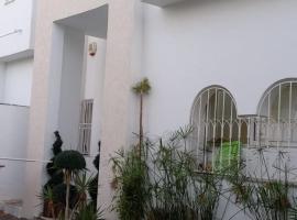 High Standing villa，位于哈马马特的酒店