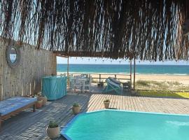 Lehani Beach Hostel，位于托弗海滩的酒店