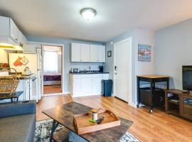 Downtown Hallowell Retreat with Water Views!，位于Hallowell的酒店