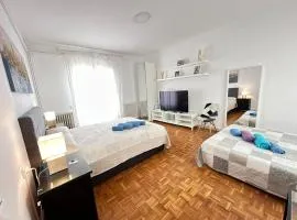 Rooms in Apartment Rambla Catalunya