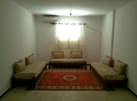 Appartement f2 Algérie skikda bouzaroura proche de la mère，位于斯基克达的酒店