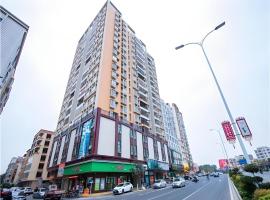 City Comfort Inn Hotel Maoming Huazhou Wanda Plaza，位于茂名的酒店