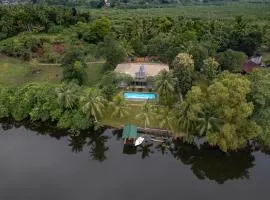 Lake Hideaway