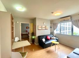 1BR Condo 5 Min to BTS 1000Mbps Fiber Wi-Fi great location，位于曼谷的酒店
