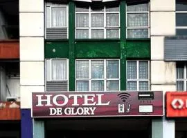 DE GLORY HOTEL UsJ 21