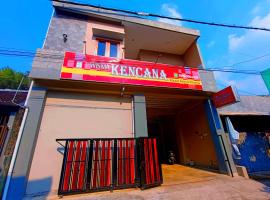 Wisma Kencana Syariah near UNS Mitra RedDoorz，位于Kemiri的酒店