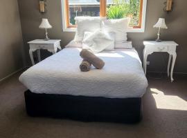 Montrose Barn House- Entire Home，位于Montrose的酒店