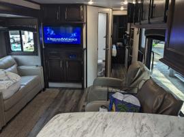 Waterfront RV with Boat dock，位于New Point的露营地