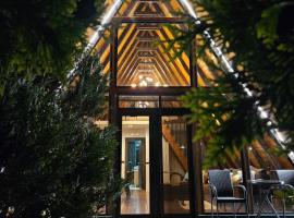 Navas River House，位于Poljane的酒店