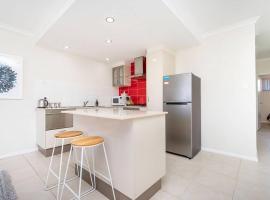 Modern Midland Retreat 2br 1 Bth，位于Midland Junction的酒店