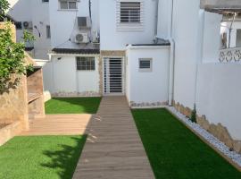 Nuevo Apartamento Moderno en Benicasim con Terraza y a Minutos de la Playa，位于贝尼卡西姆的酒店