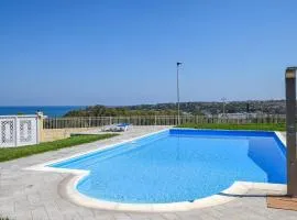 5 Bedroom Gorgeous Home In Brucoli