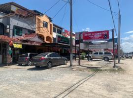 Hotel & Homestay Four Friends Tanah Merah, Kelantan，位于丹那美拉的汽车旅馆