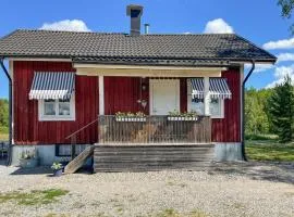 Nice Home In Ramnäs With Lake View