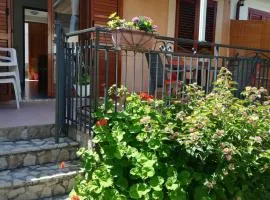 Appartamento con 2 stanze e giardino