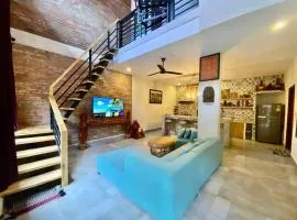 Modern 2-bedroom townhouse with rooftop terrace