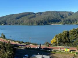 Cabaña nueva con vista al rio，位于瓦尔迪维亚的别墅