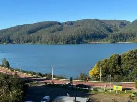 Cabaña nueva con vista al rio