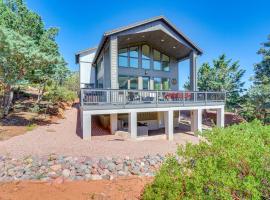 Hot Tub + Deck: Mtn-View Pine Getaway!，位于Pine的酒店