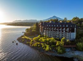 Park Lake Luxury Hotel，位于普孔的带停车场的酒店