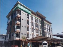 OYO 75504 Ratchapruek Apartment Angthong，位于红统府的酒店