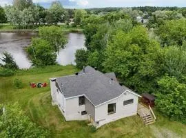Chalet Scott SPA sur Rivière