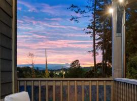 Prime Location, close to Dollywood and Pg Forge Downtown with Mtn view, Hot tub & Game Room，位于赛维尔维尔的酒店