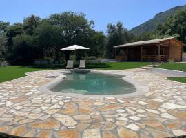 The Retreat - Cypress Lodge，位于Corfu的酒店