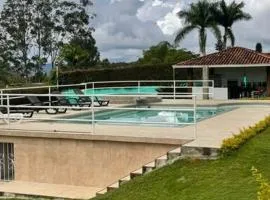 Finca con vistas al Lago Calima