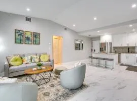 Chic North Miami House about 7 Mi to Hard Rock Stadium