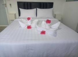 Baan TaLay Hostel，位于麦岛的酒店