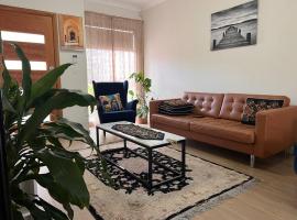 Perfectly located family home，位于费尔菲尔德的酒店