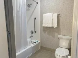 Holiday Inn Express & Suites Mountain View Silicon Valley by IHG