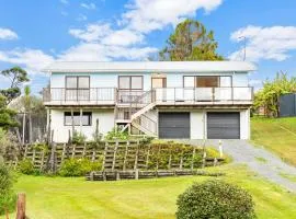 Seaview Lookout - Mangawhai Heads Holiday Home