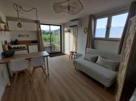 Gîte Gaïa studio avec exterieur，位于Saint-Jean-de-Fos的酒店
