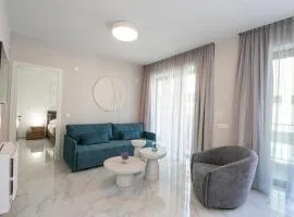 Oikos luxury central apartment