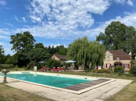 Vakantiehuis La Poire, op landgoed aan de Dordogne，位于Prudhomat的酒店