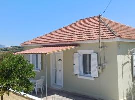 Mata's Cottage，位于阿尔戈斯托利翁的酒店