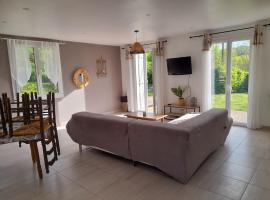 Maison ambiance COSY - Détente - Clim - 3 chambres，位于Allez-et-Cazeneuve的酒店