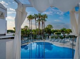 AQUA Hotel Aquamarina & Spa，位于圣苏珊娜的酒店