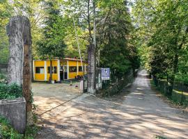 Ermida Gerês Camping，位于Ermida的露营地