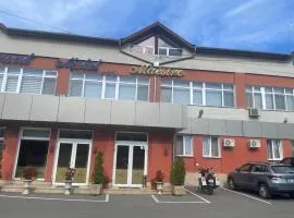 麦斯特罗汽车旅馆