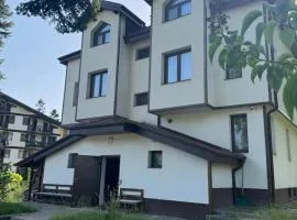 Villa Rila Borovets with Hot Pool, Jacuzzi & Sauna by BookVillaBG