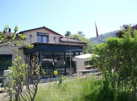 110 m2 Wohnung mit Terrasse in Cheyres VIVARTE Feriencheyres，位于Cheyres的酒店